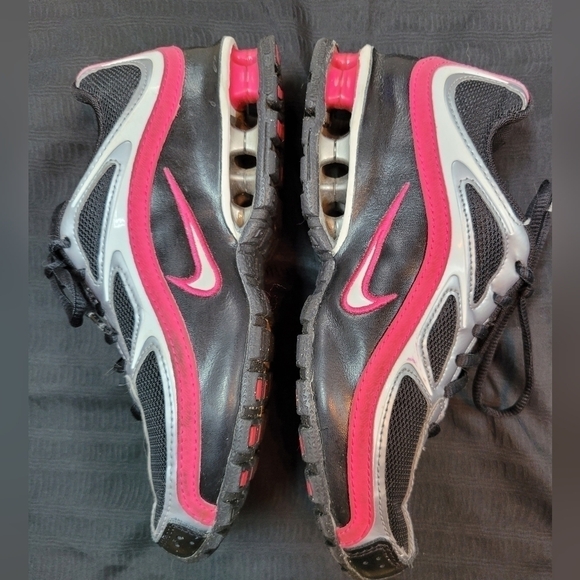 NIKE Reax Torch 4 Black and Hot Pink. - Picture 4 of 6